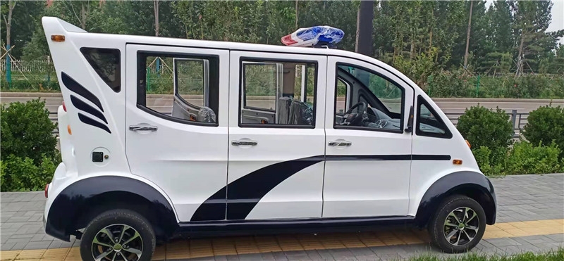 治多警用巡逻车